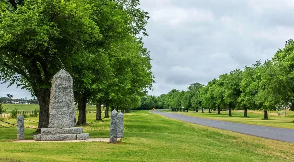 A Boost for the Kingston Avenue of Honour