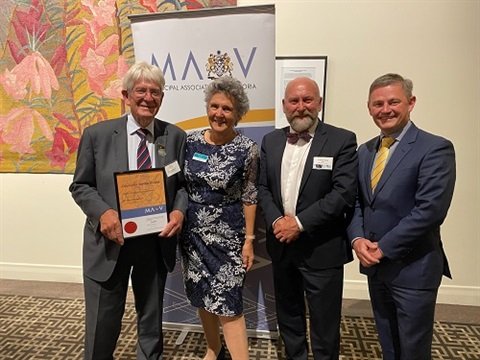 Cr Don Henderson Receives 15-Year Service Award